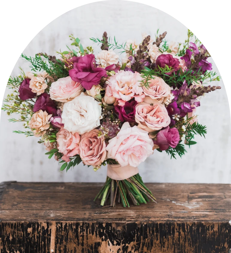 Elegant bouquet of mixed flowers
